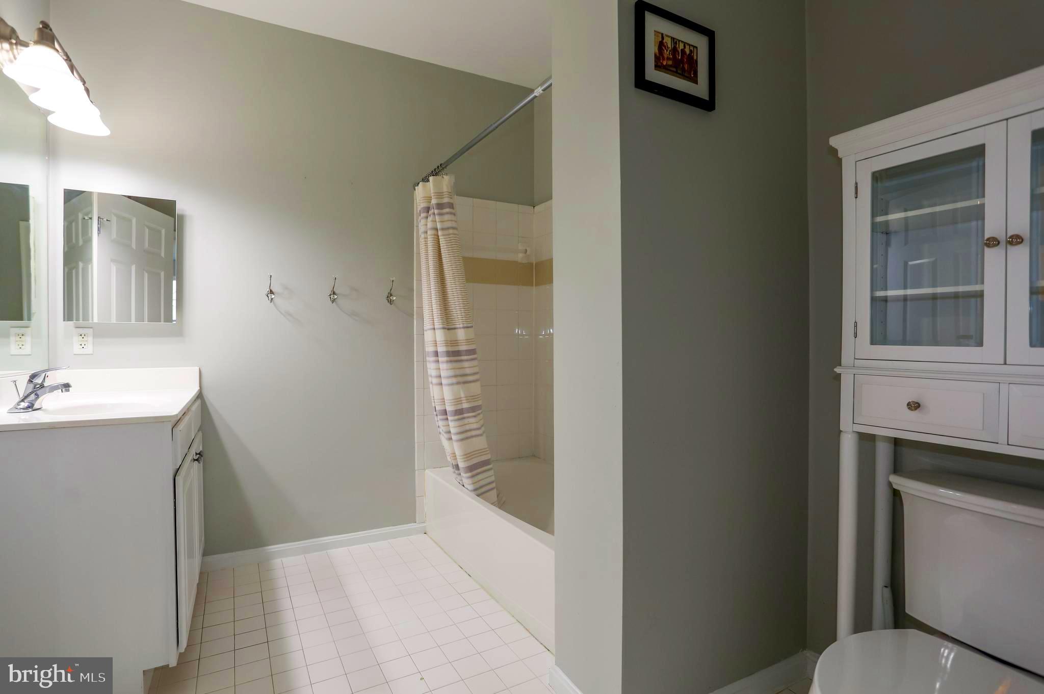 GROVE AT ARLINGTON - Residential