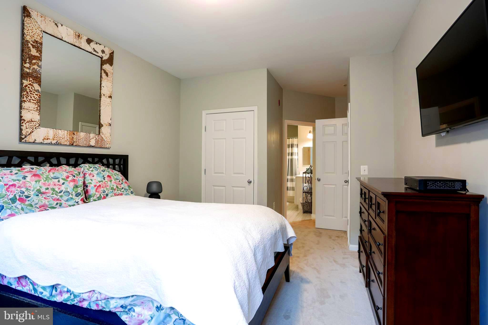 GROVE AT ARLINGTON - Residential