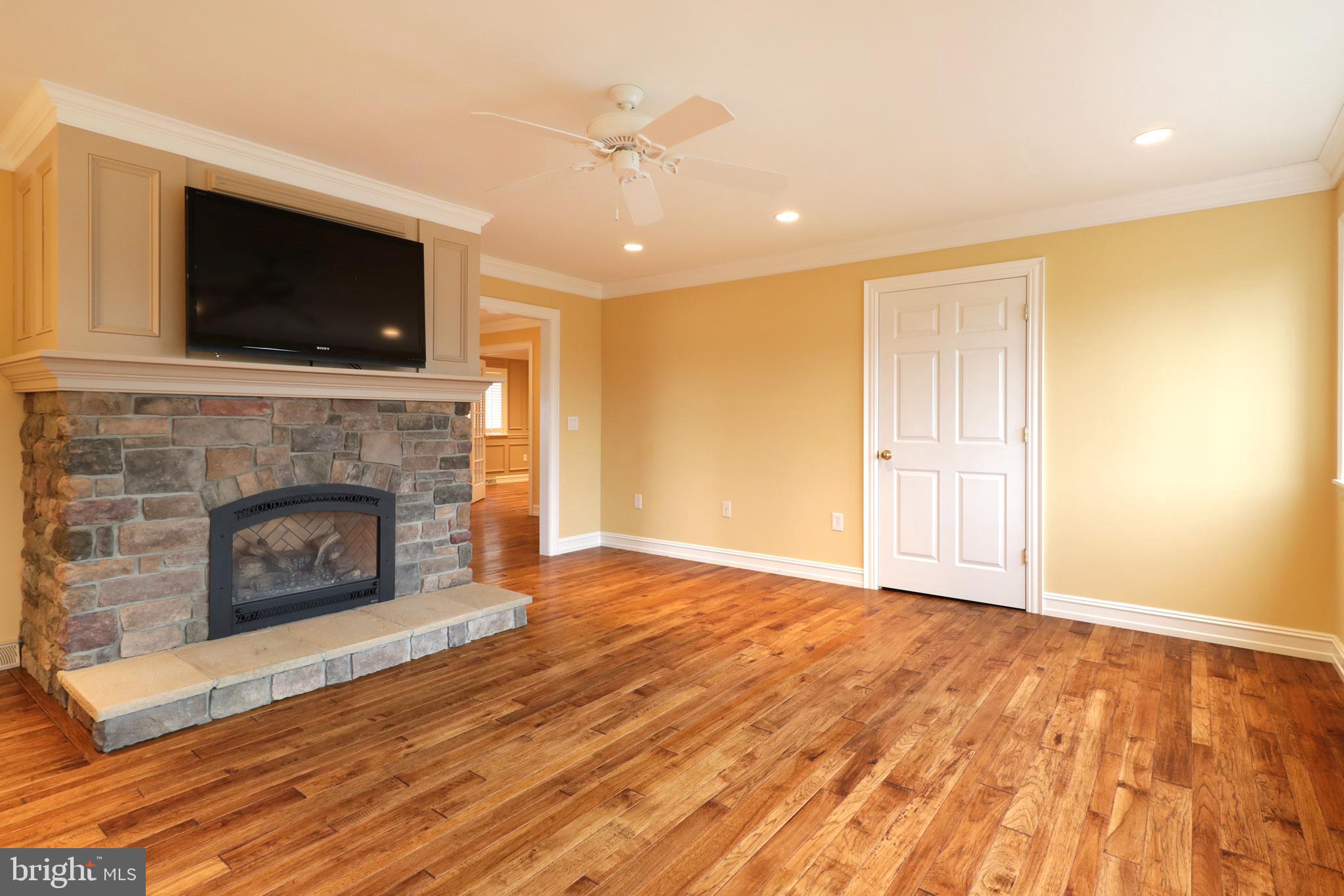 CENTRE HILLS VILLAGE - Residential