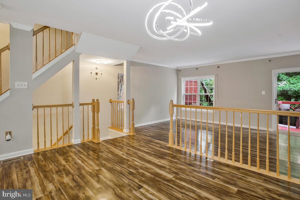 1609 SCOTCH PINE DRIVE