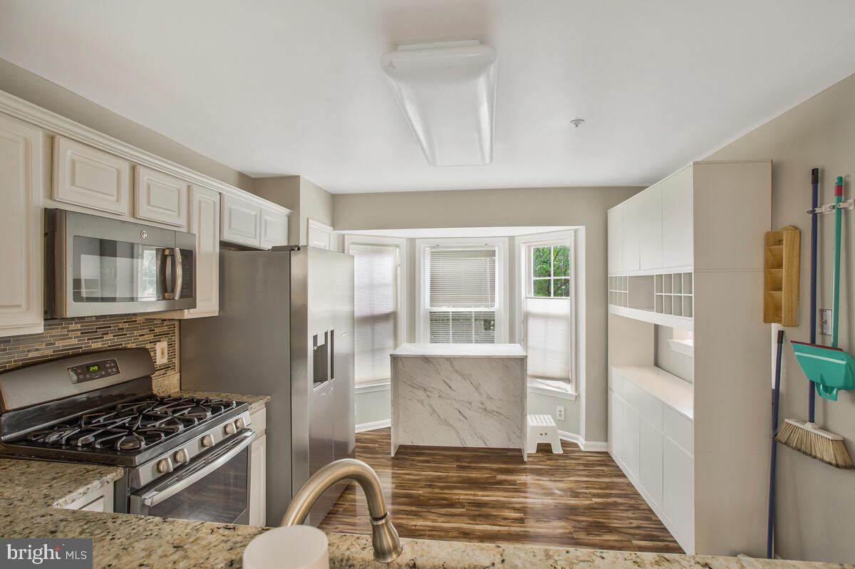 1609 SCOTCH PINE DRIVE