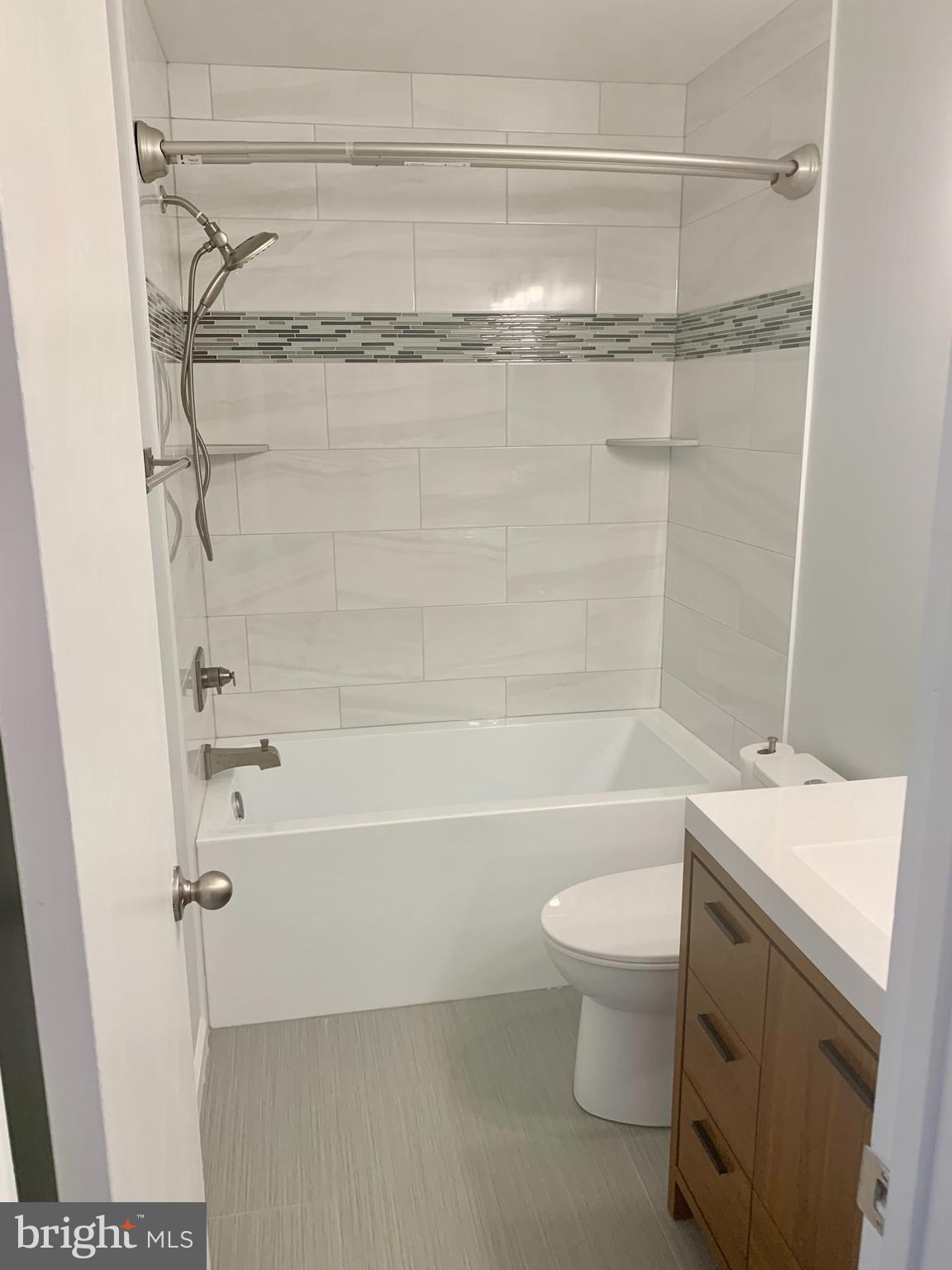 TOWN CENTER - Residential Lease