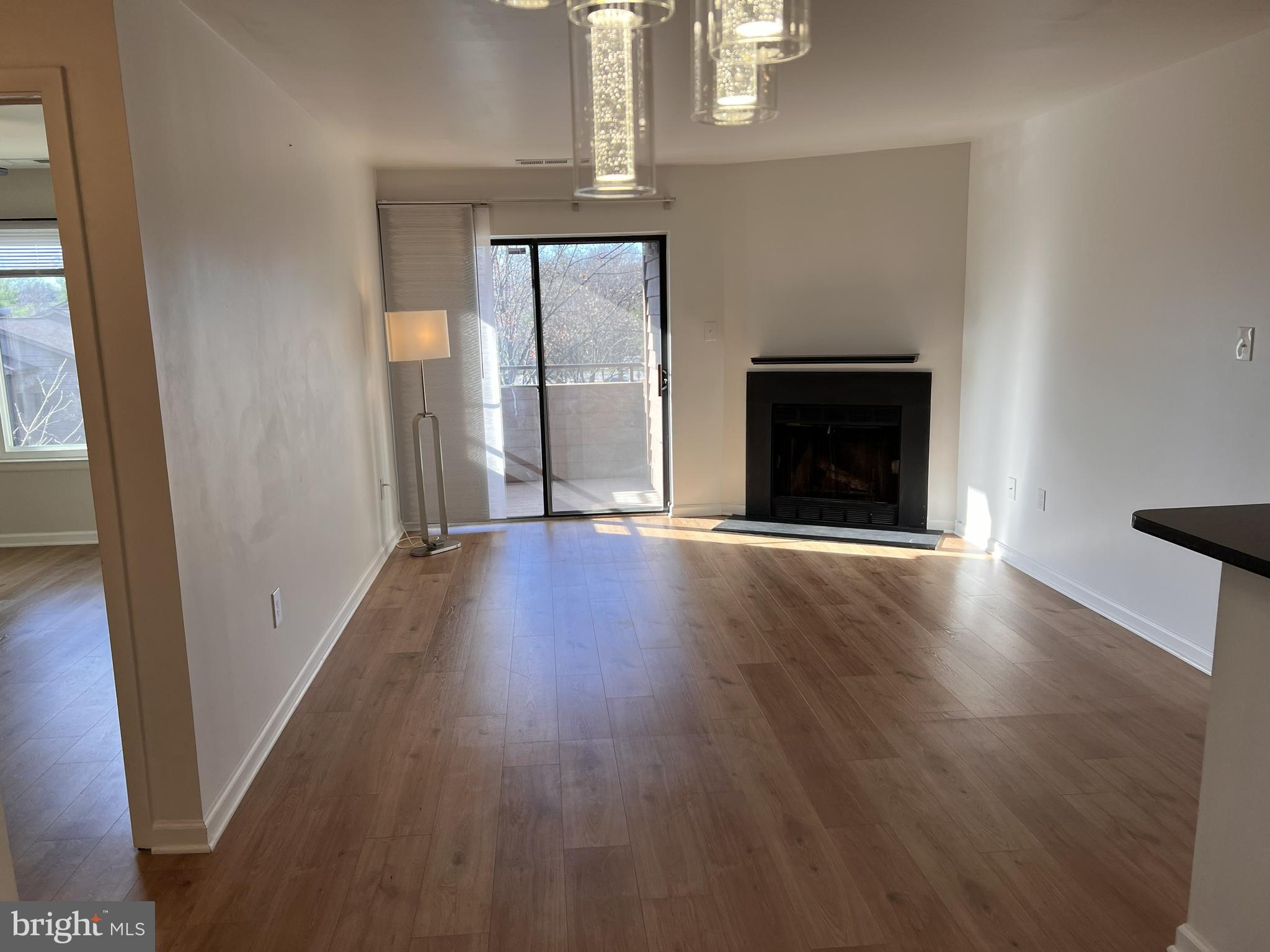 TOWN CENTER - Residential Lease