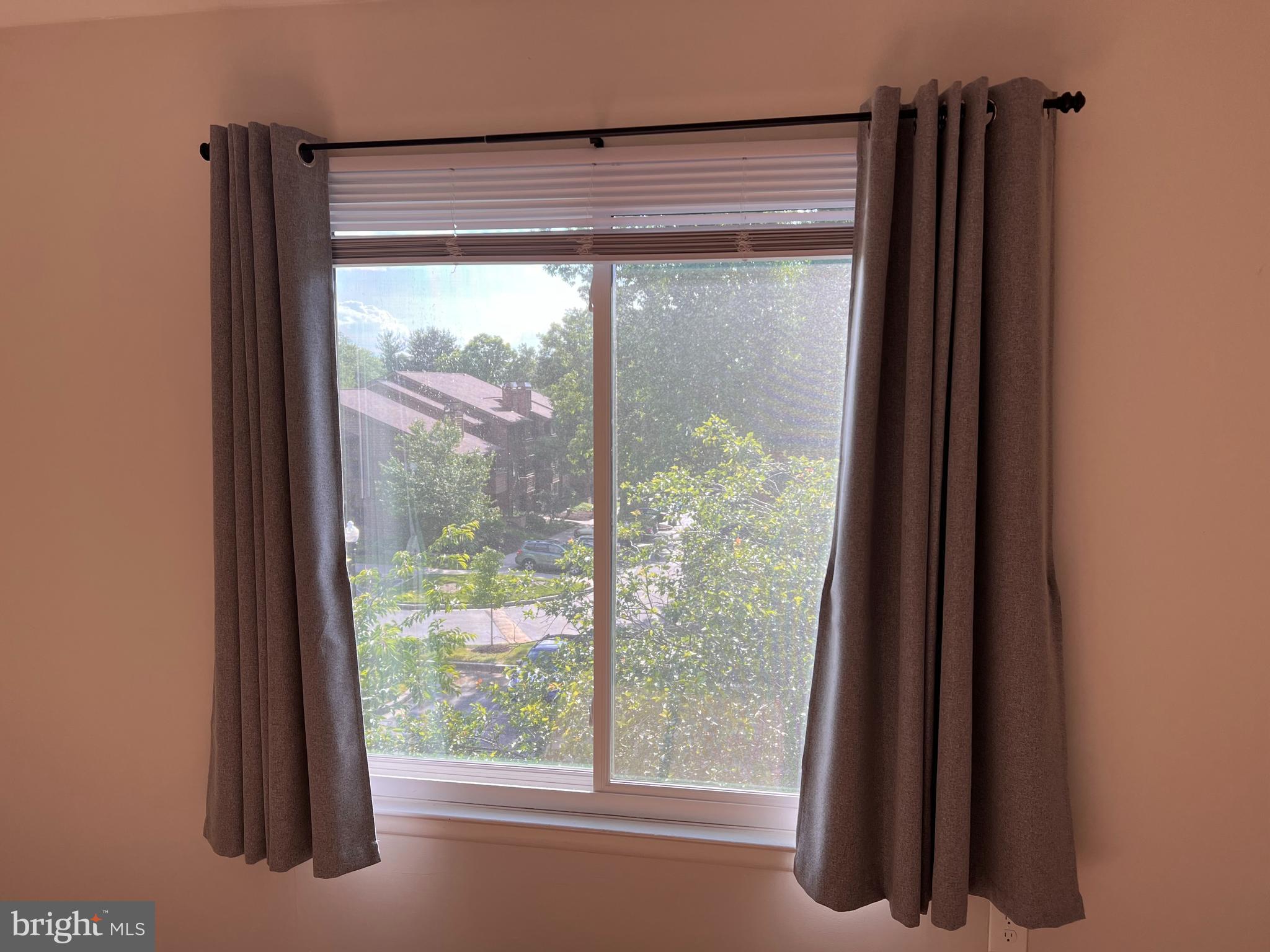 TOWN CENTER - Residential Lease