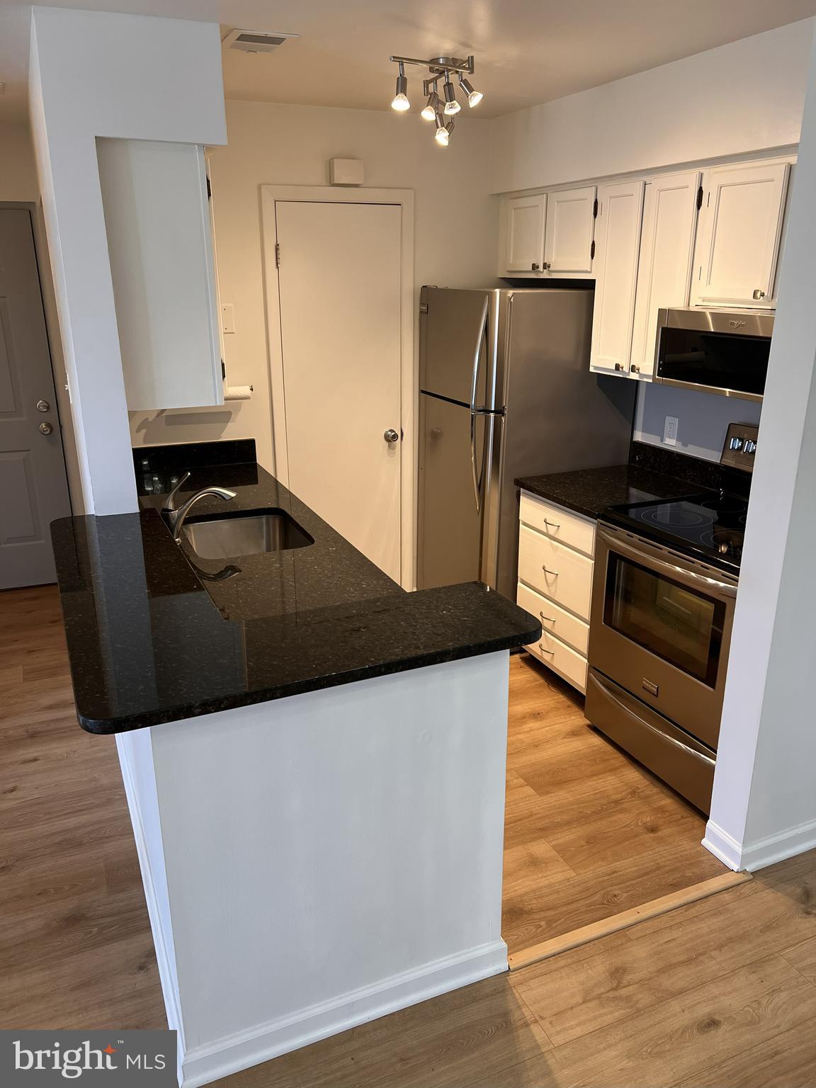 TOWN CENTER - Residential Lease