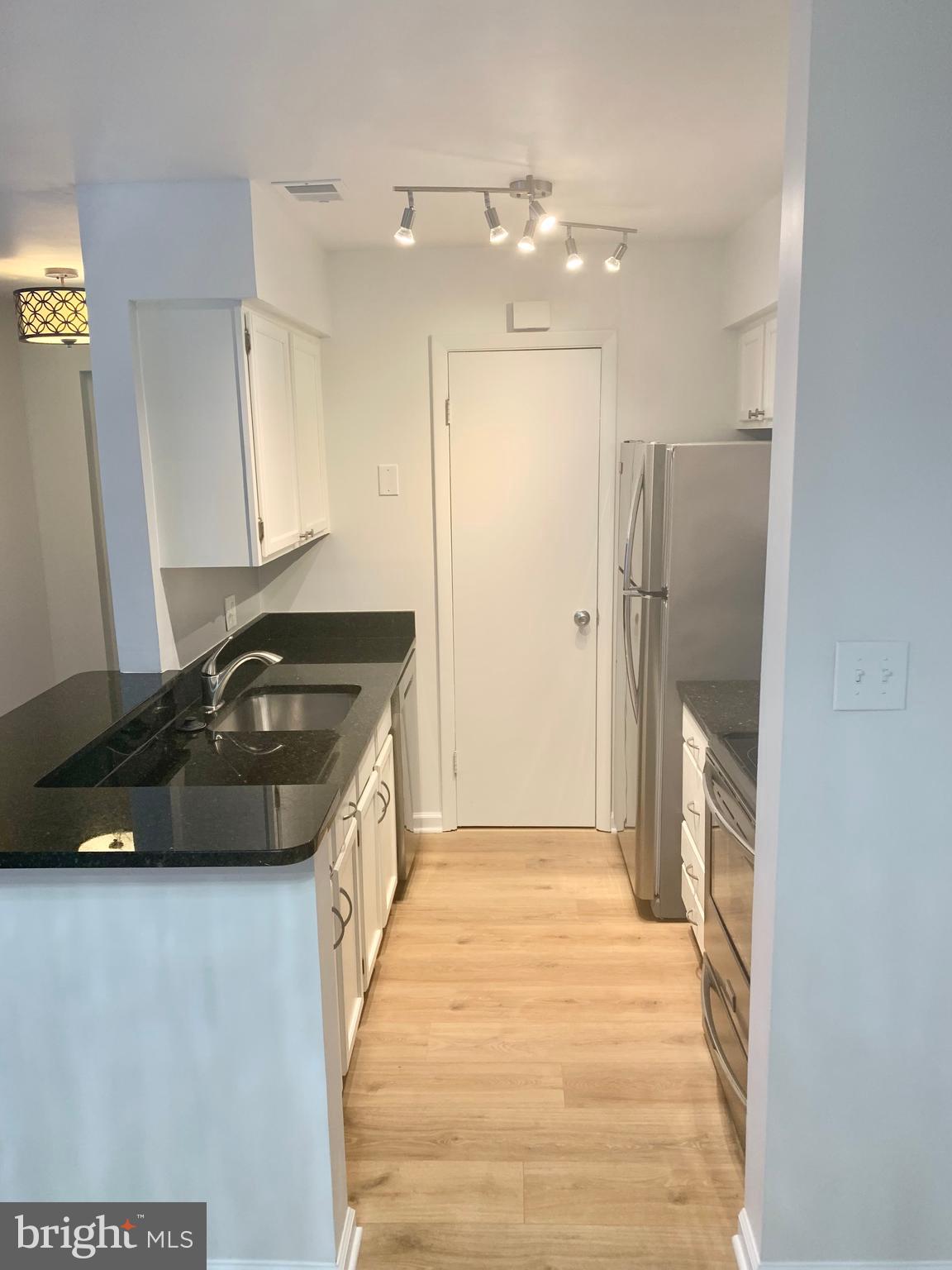 TOWN CENTER - Residential Lease