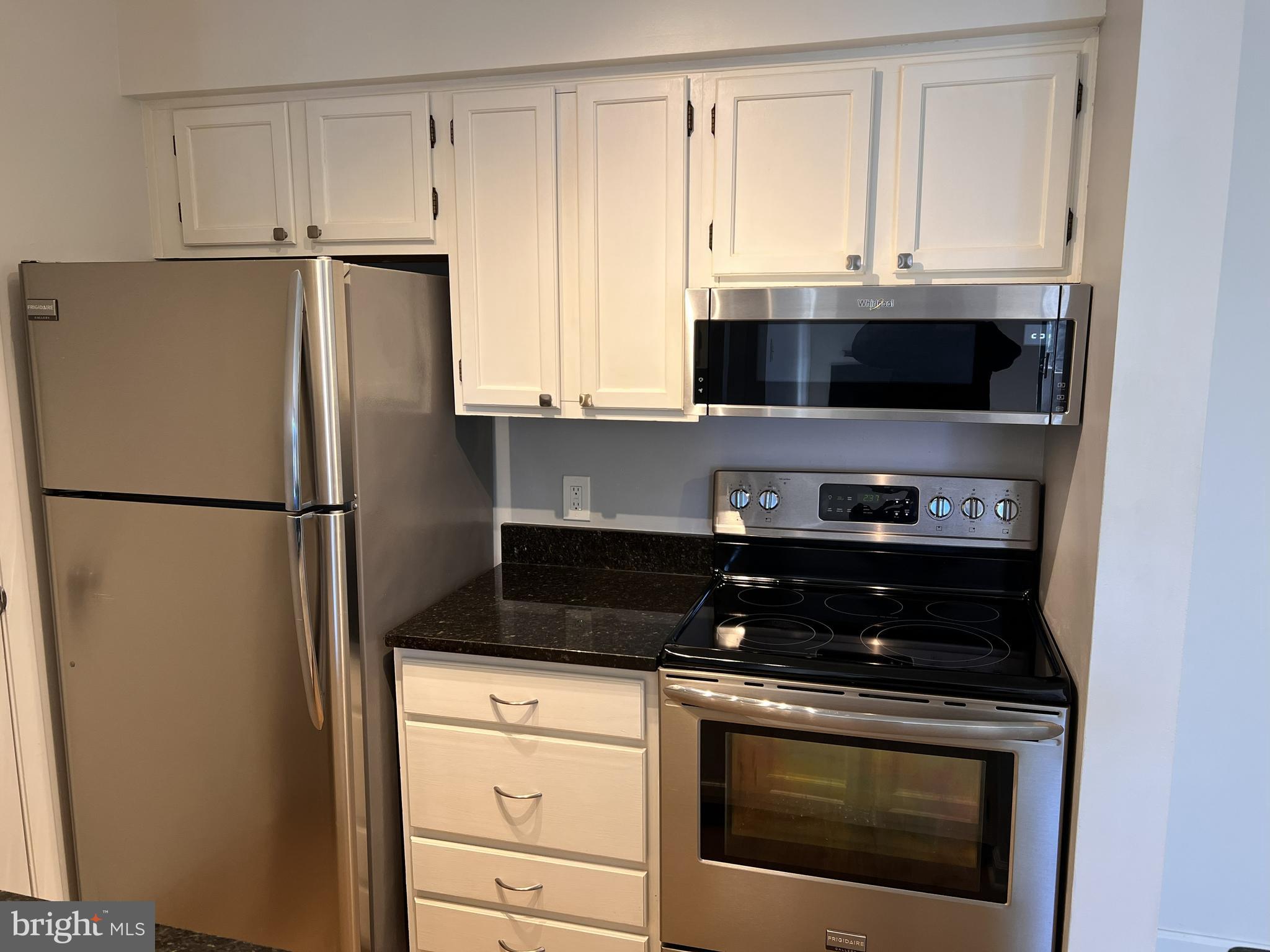 TOWN CENTER - Residential Lease