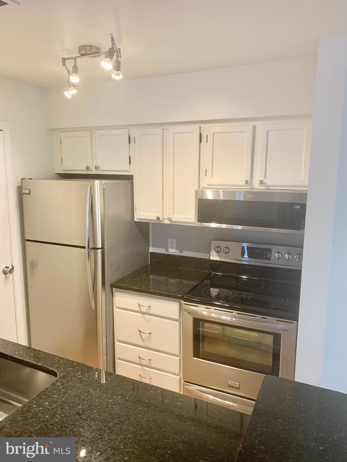 TOWN CENTER - Residential Lease