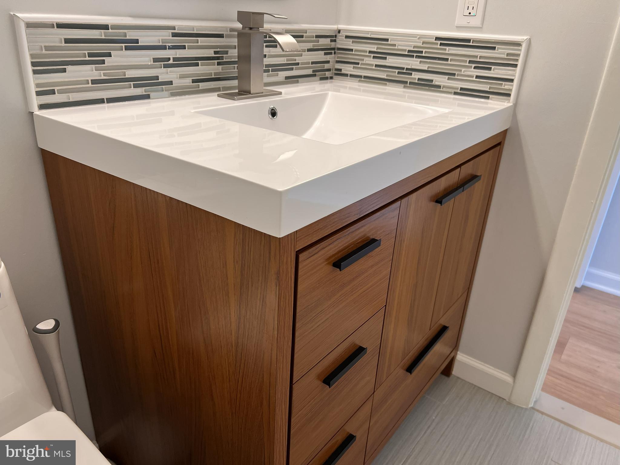 TOWN CENTER - Residential Lease