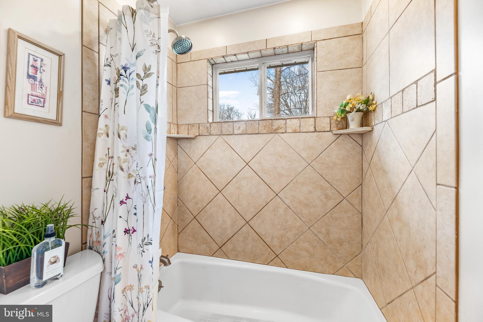 ADMIRAL HEIGHTS - Residential