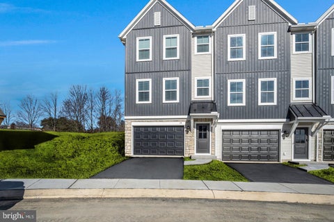 Townhouse For Sale - 18 Morgan Circle #006-01<br/> CARLISLE, PA 17013