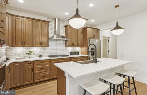 Townhouse For Sale - 5917 Sunstone Lane<br/> Prince William County, HAYMARKET, VA 20169