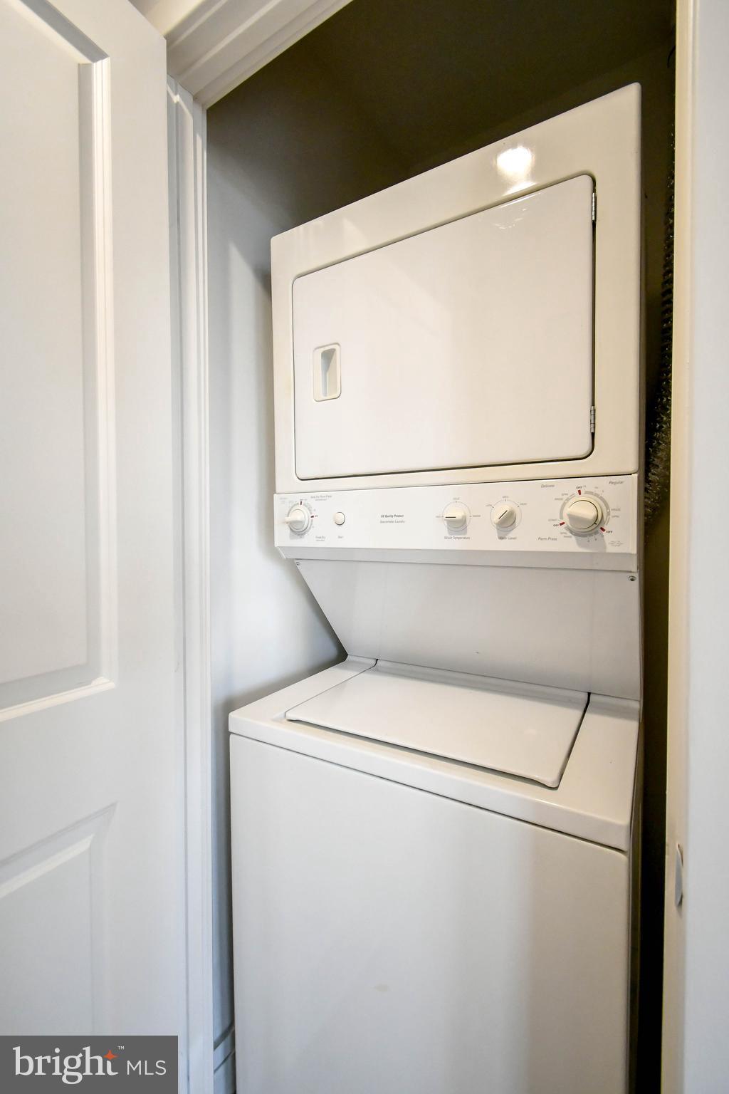 ELAN AT EAST MARKET - Residential