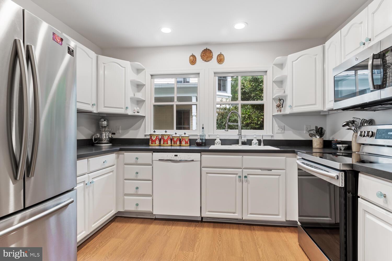 VICTORIA WALK - Residential