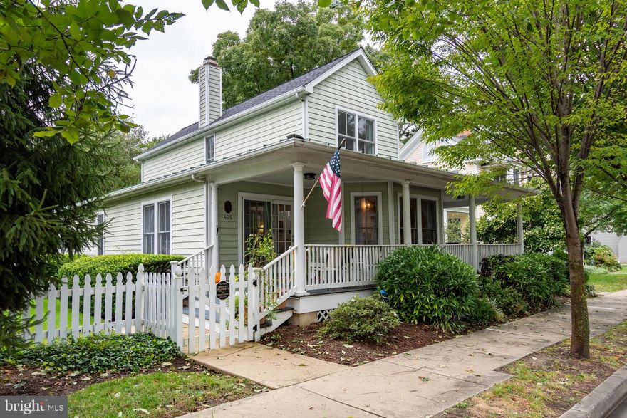 Downtown Living! This 3 bedroom 2 1/2 bathroom detached home is part of the Victoria Walk Condo's.  It's the only free standing unit in the community of 14 total units. The first floor primary suite has an updated bathroom with large walk in shower,  open living room/dining room combo as wood flooring and  access to the breezy covered front porch.  Separate laundry room.  Rear screened porch overlooks the common area. Upstairs offers 2 spacious bedrooms and Hall  bath.  Flooring being replaced in the upstairs bathroom.  Condo fee covers all exterior maintenance , water and sewer, snow removal, lighting, common area maintenance, parking, and trash. Roof is only a few years old. 
THIS UNIT COMES WITH A 2 CAR GARAGE! Garage is the responsibility of the unit owner. It's garage #3