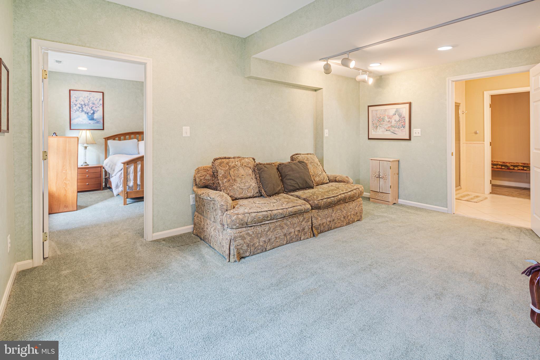 CLARKSVILLE HUNT - Residential