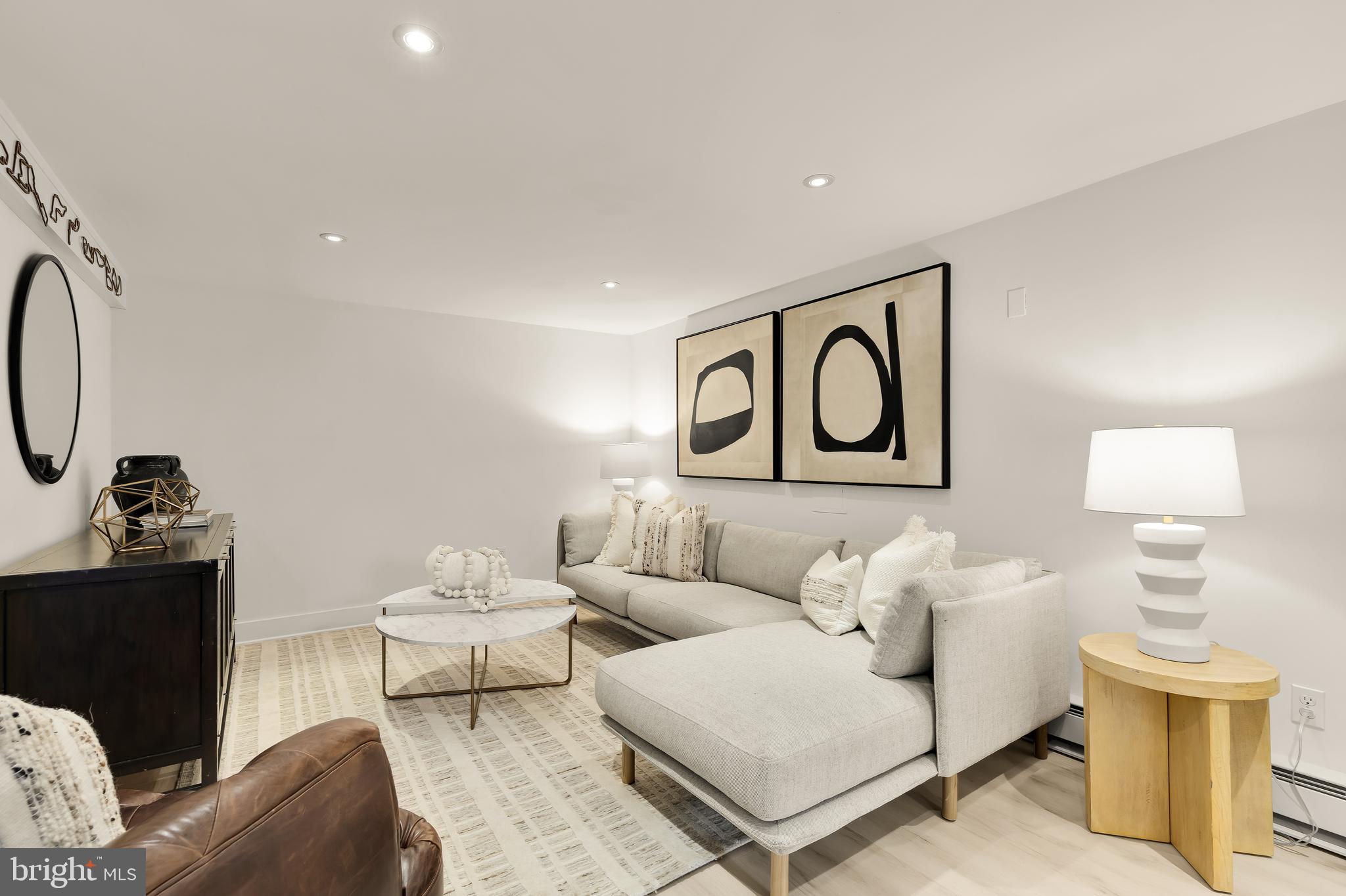 CHEVY CHASE VILLAGE - Residential