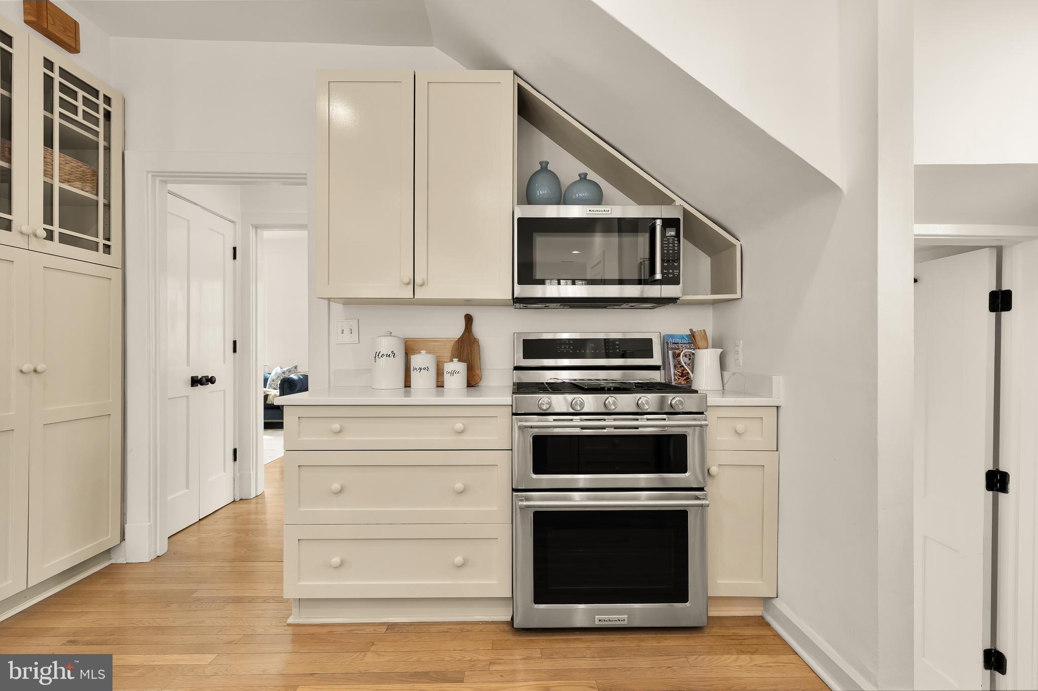 CHEVY CHASE VILLAGE - Residential