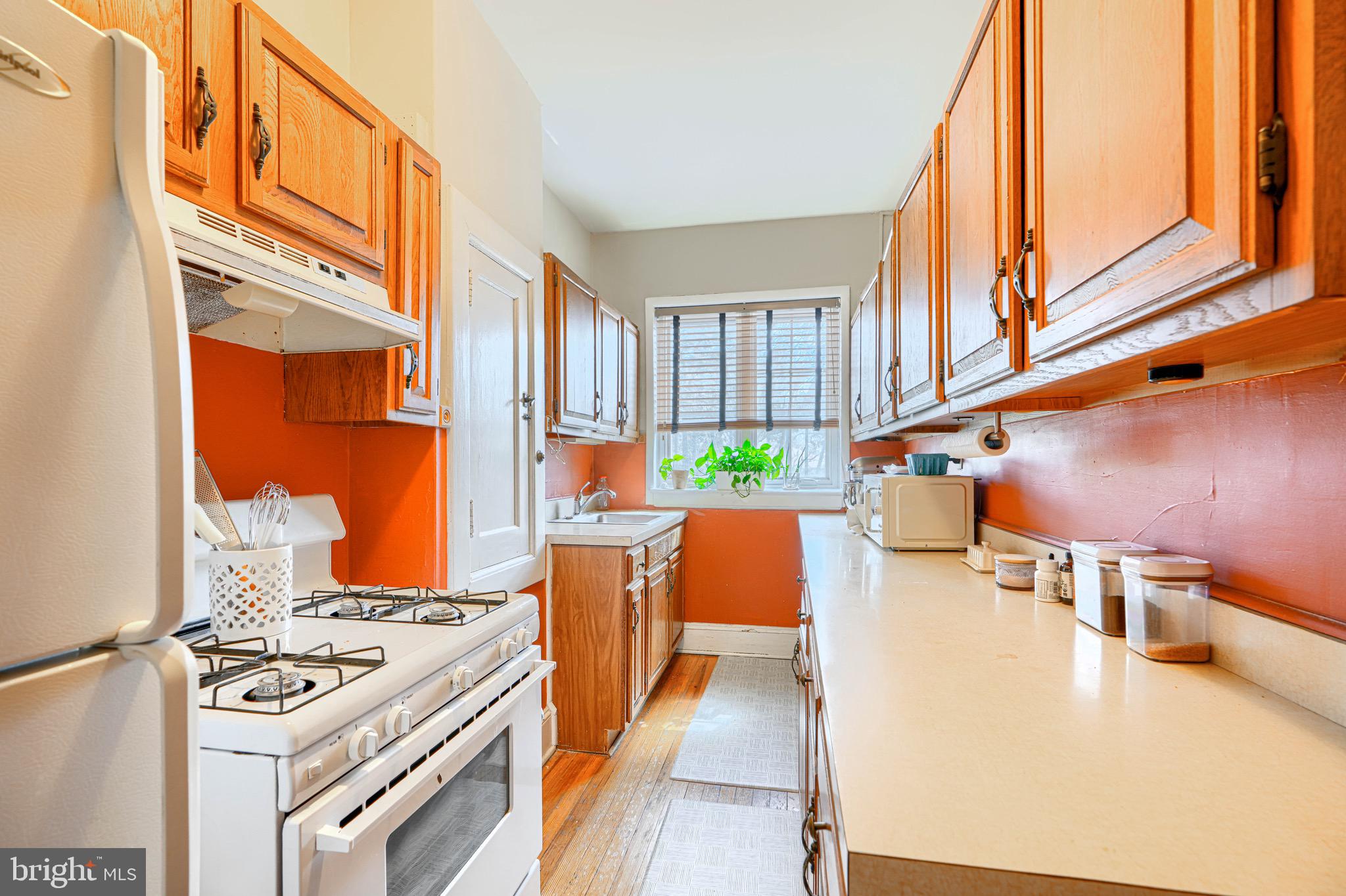 ROLAND PARK - Residential