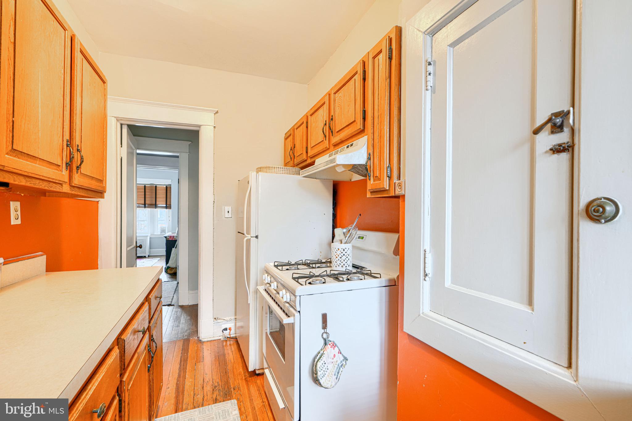 ROLAND PARK - Residential