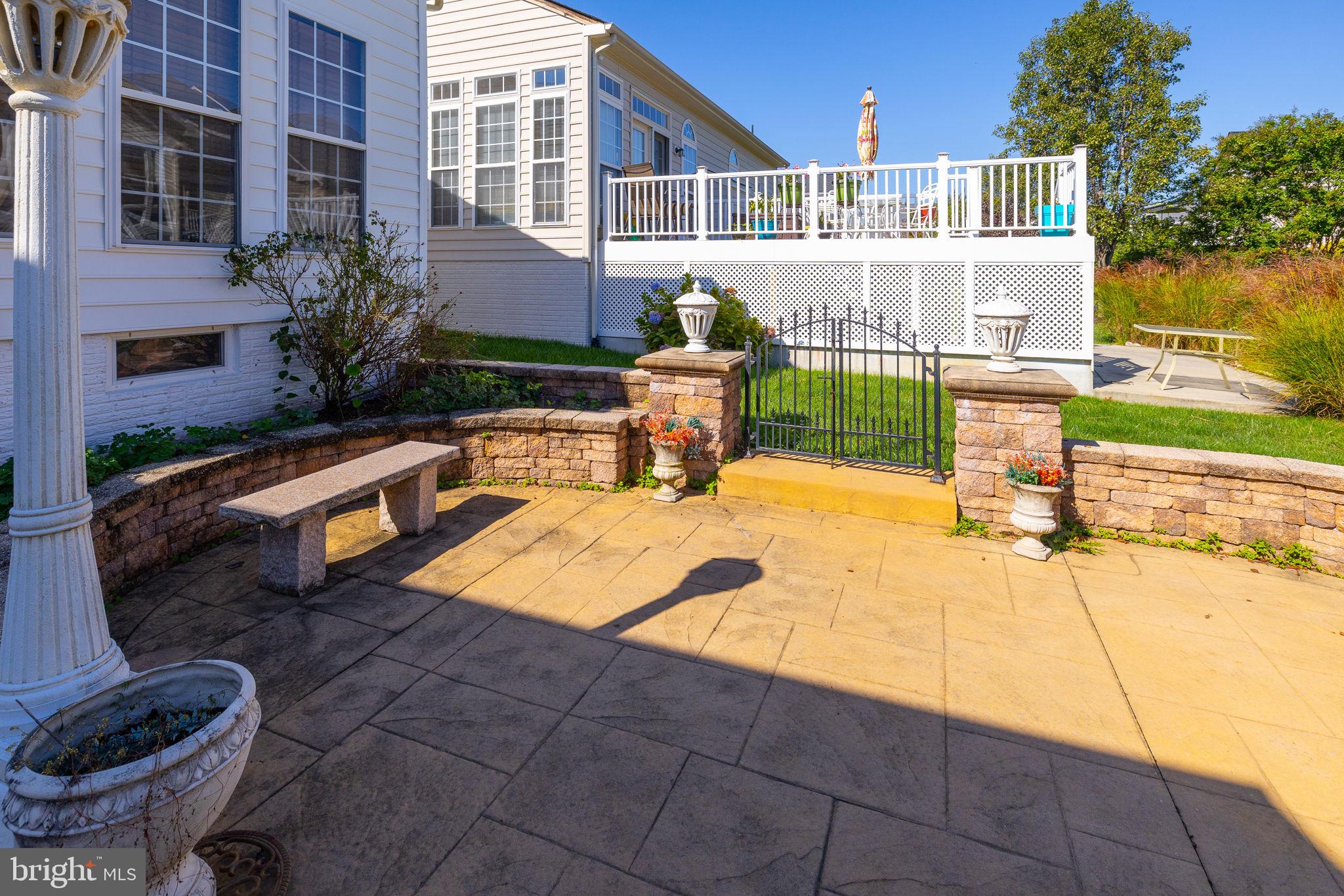5619 E KESSLERS XING