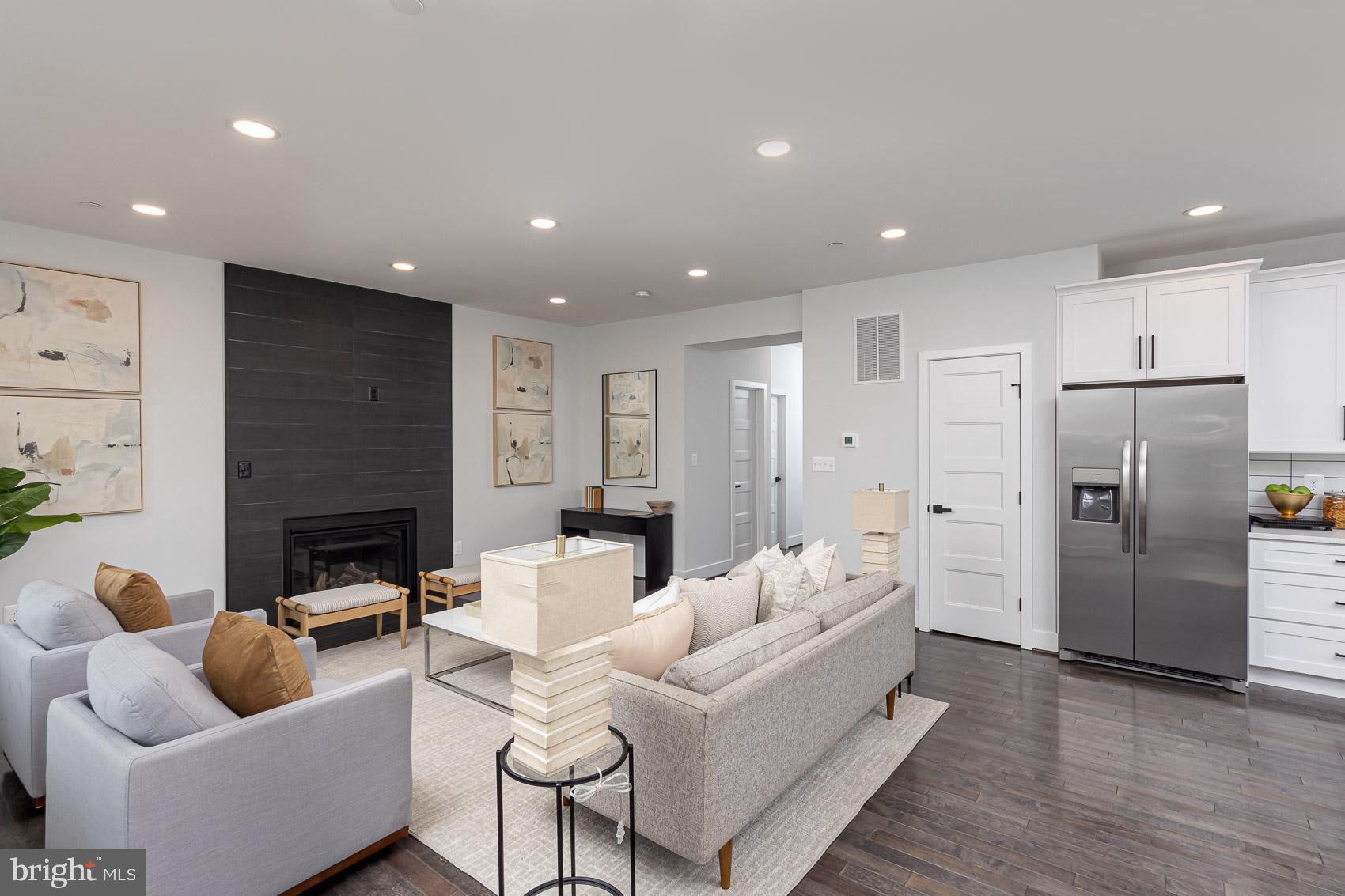 OAKLAND PARK - Residential