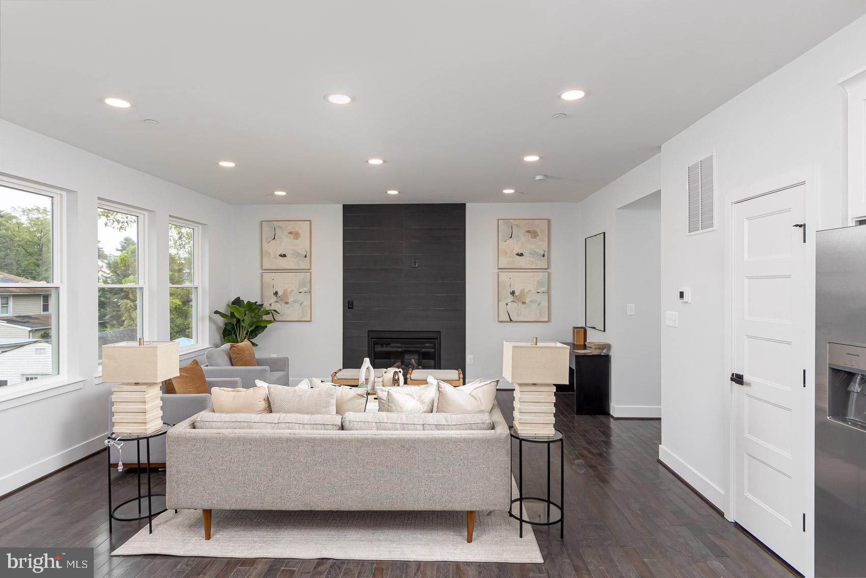 OAKLAND PARK - Residential