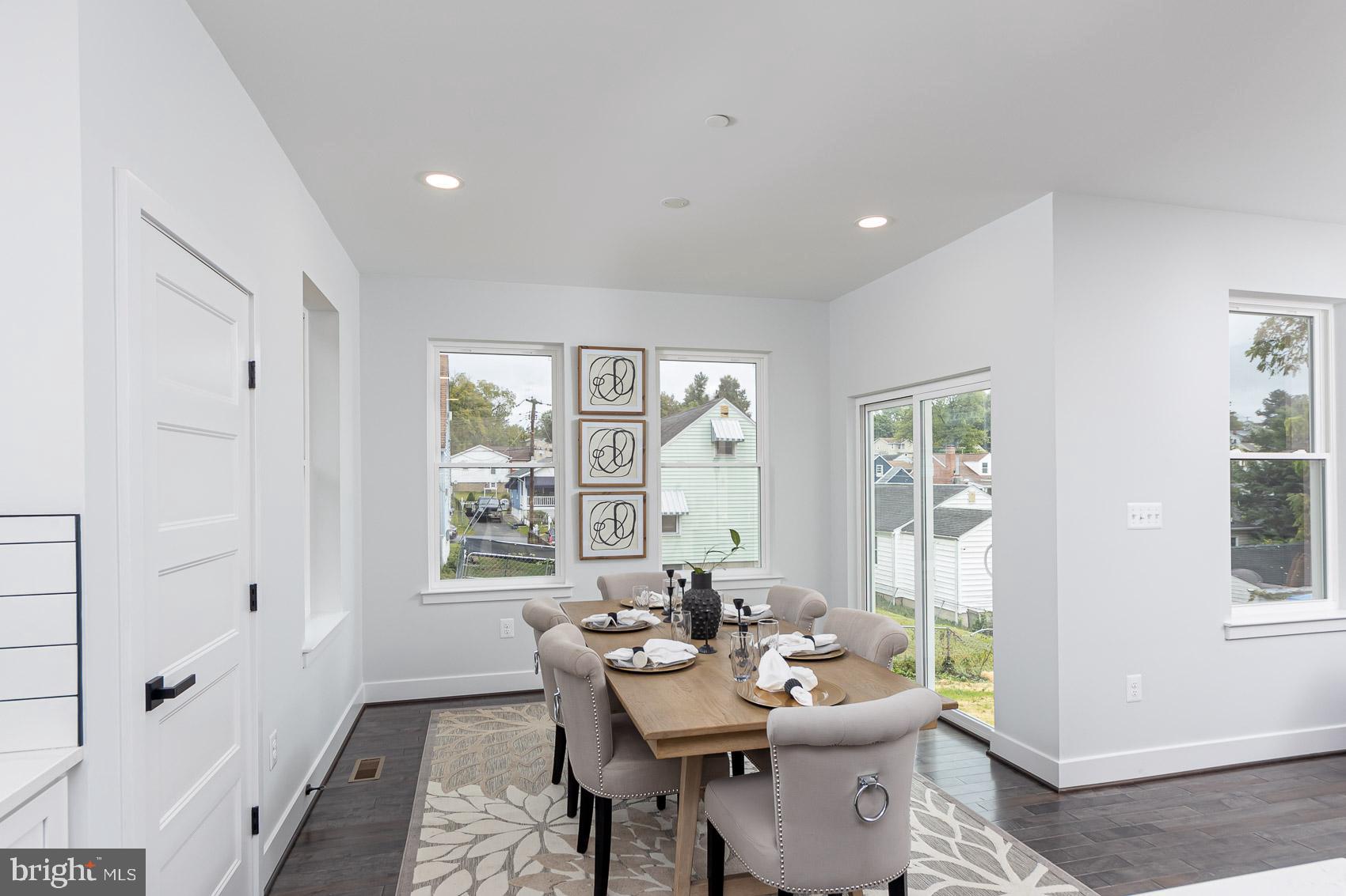 OAKLAND PARK - Residential