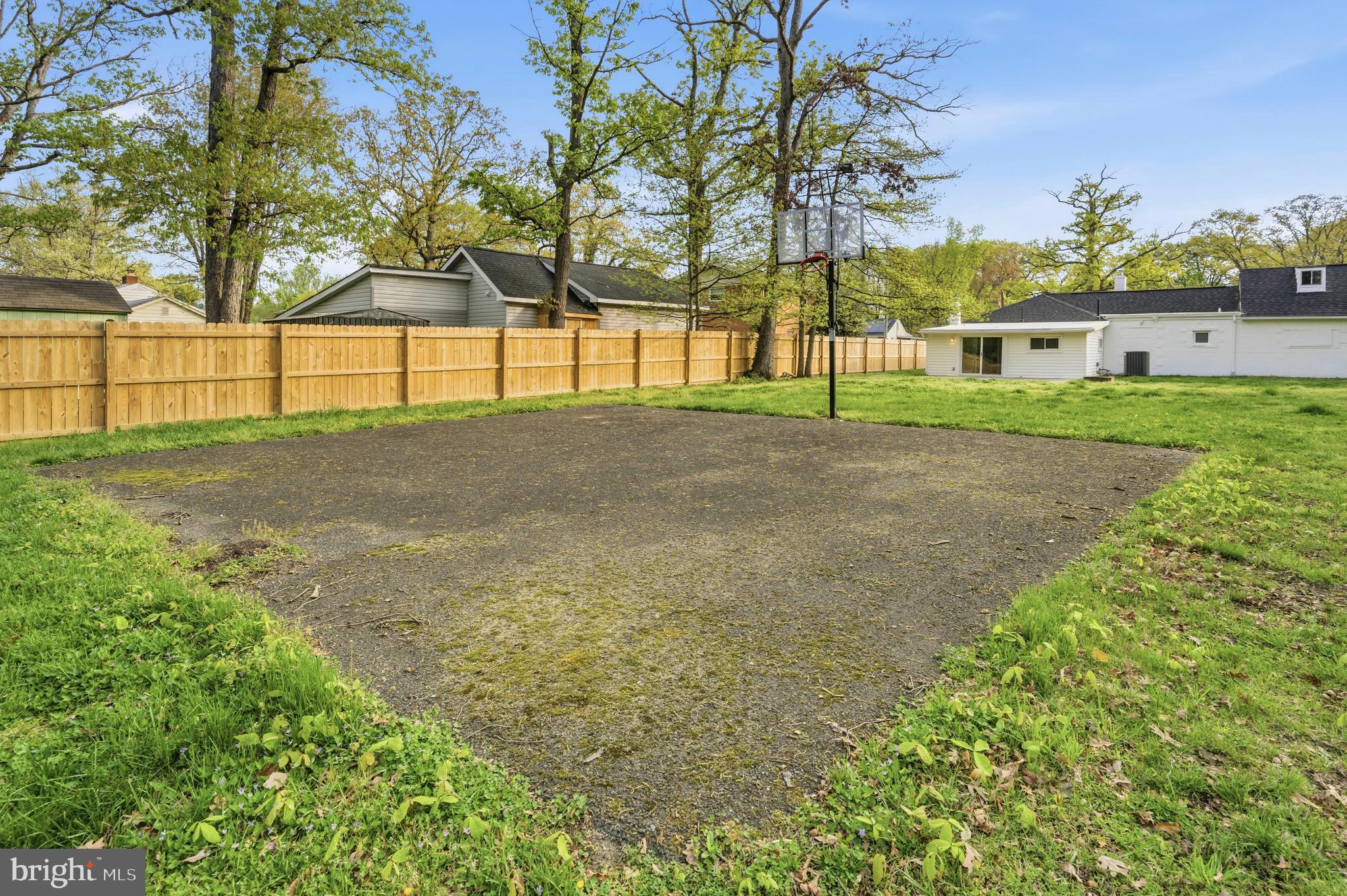 BARNABY MANOR OAKS - Residential