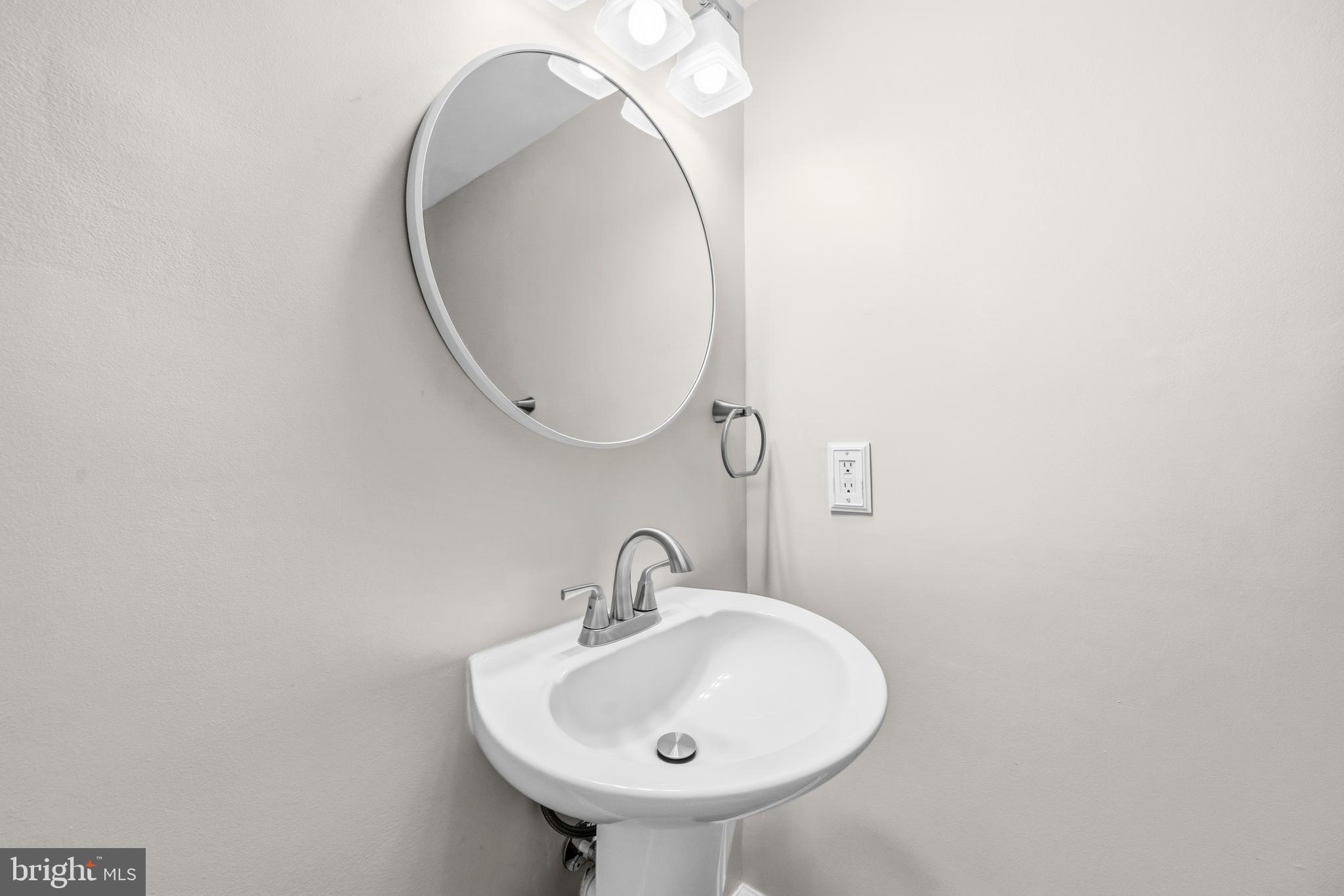 BARNABY MANOR OAKS - Residential