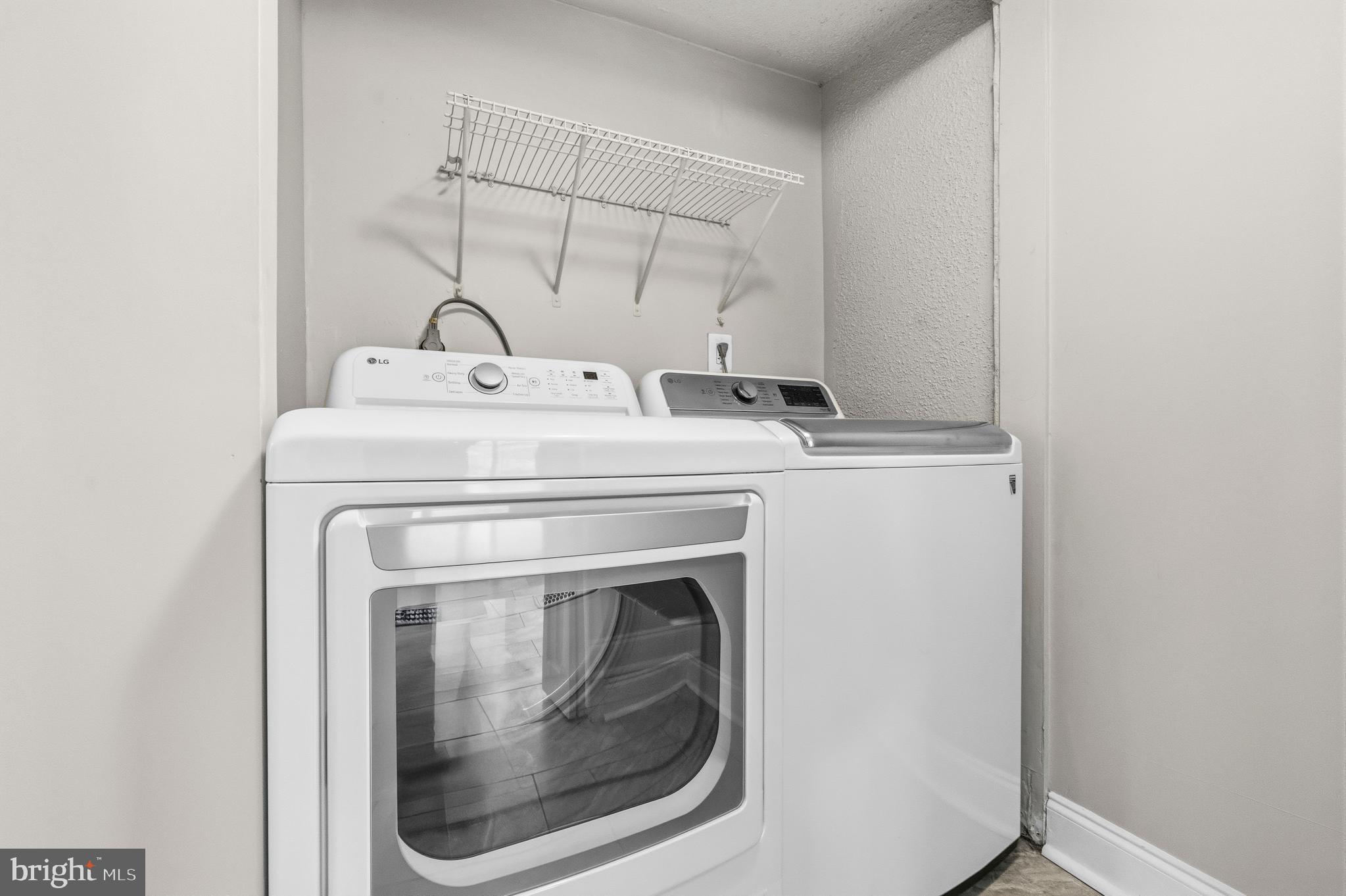 BARNABY MANOR OAKS - Residential