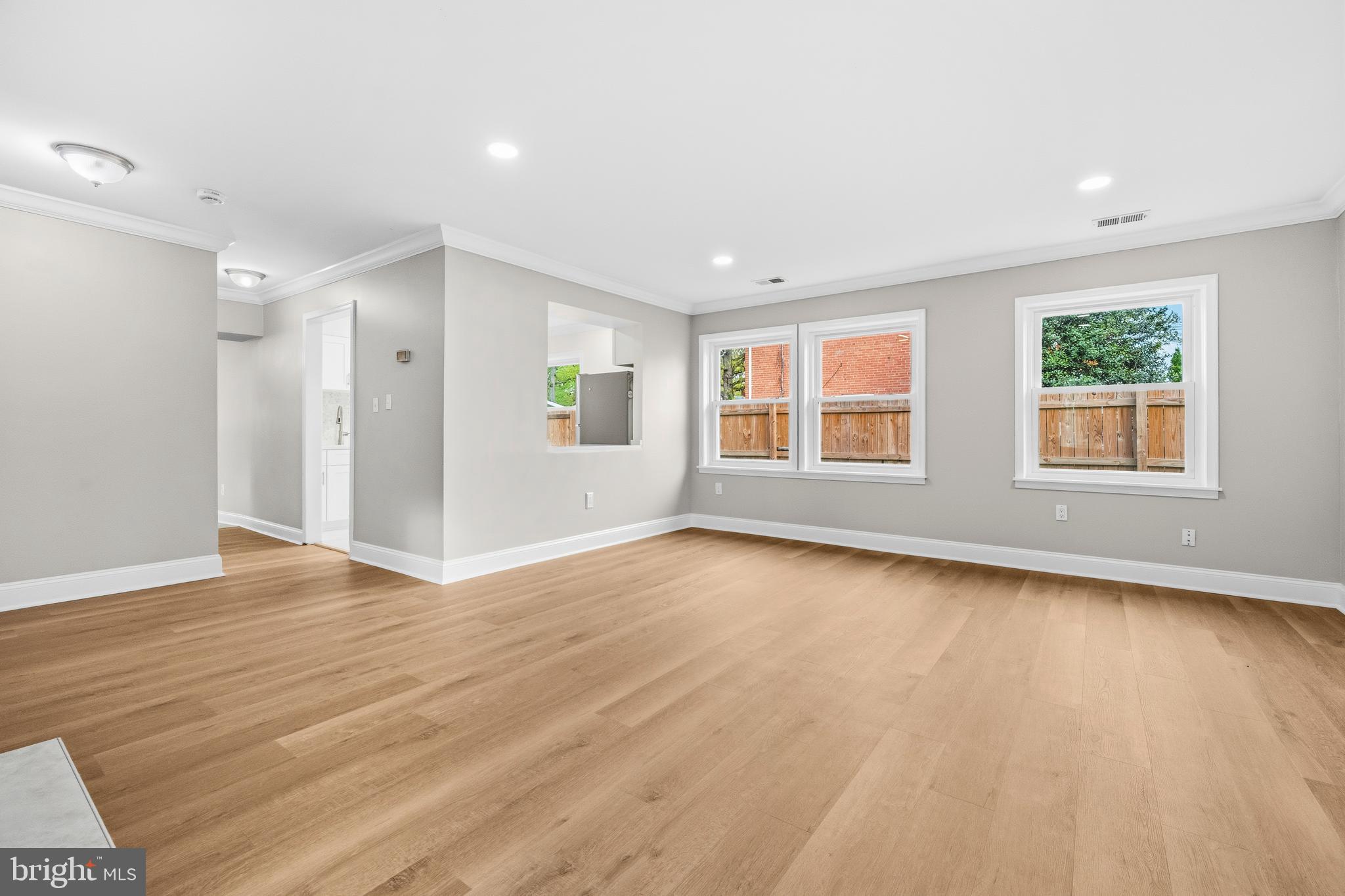 BARNABY MANOR OAKS - Residential