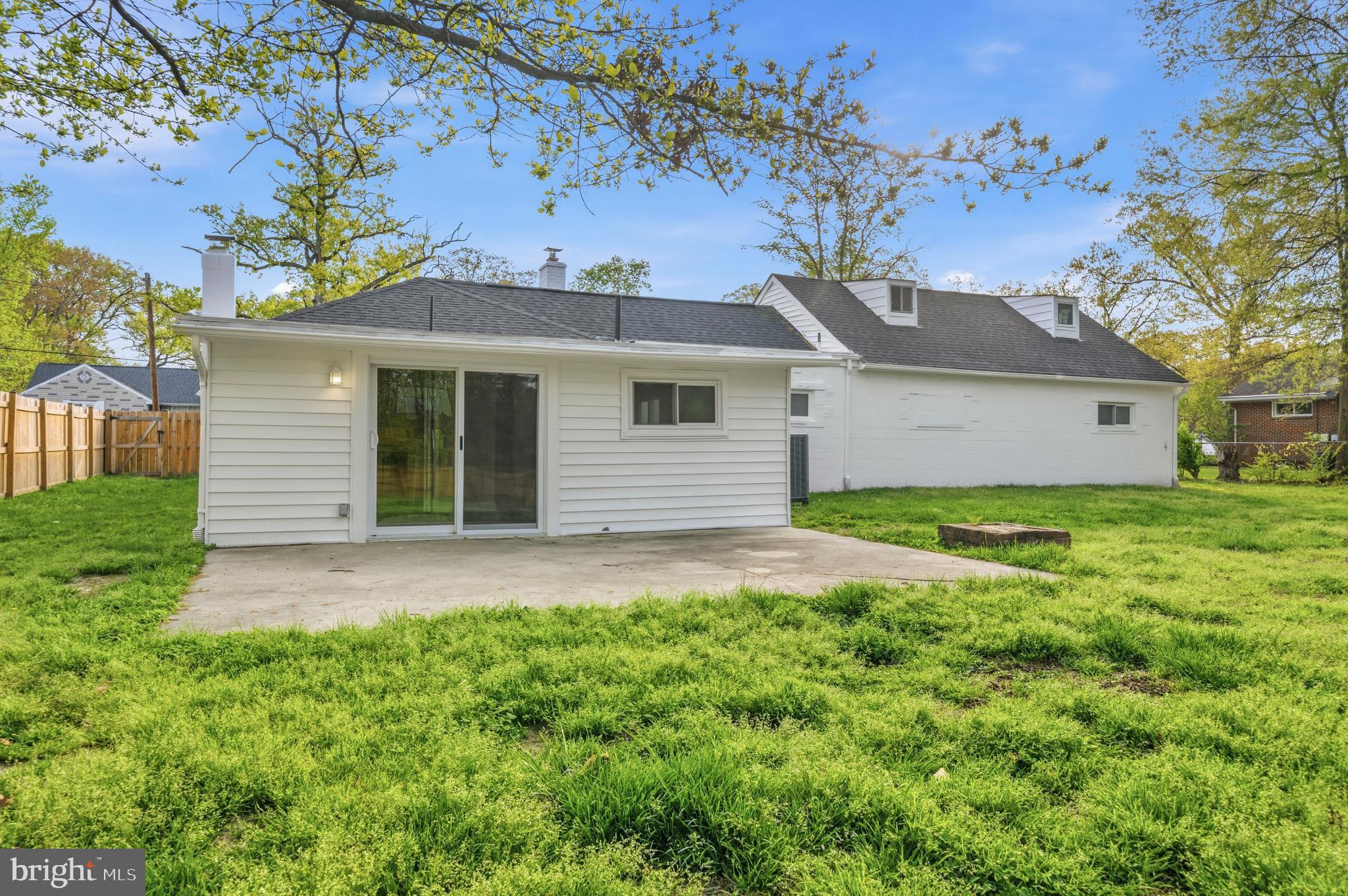 BARNABY MANOR OAKS - Residential