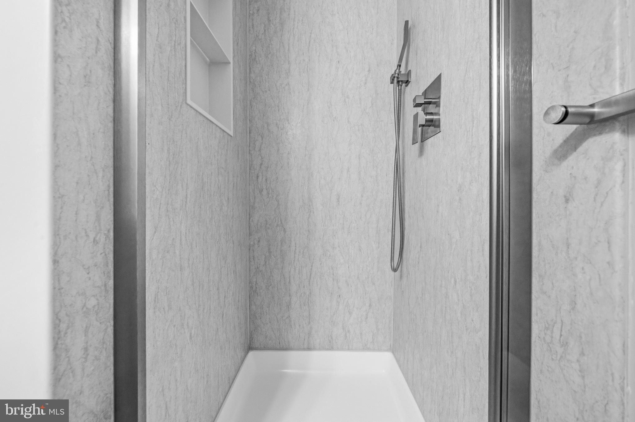 BARNABY MANOR OAKS - Residential