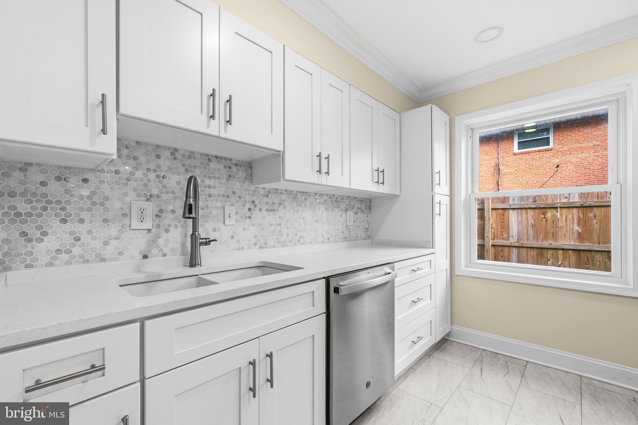 BARNABY MANOR OAKS - Residential