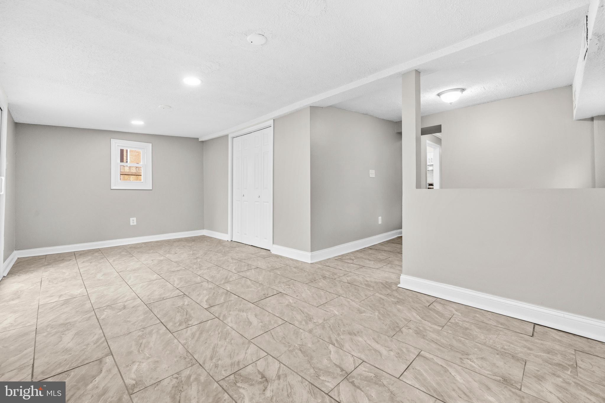 BARNABY MANOR OAKS - Residential