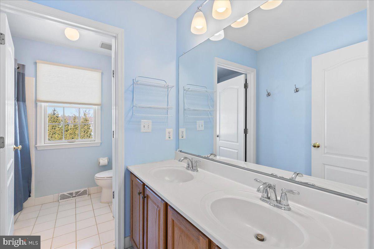 NORTHAMPTON CROSSG - Residential