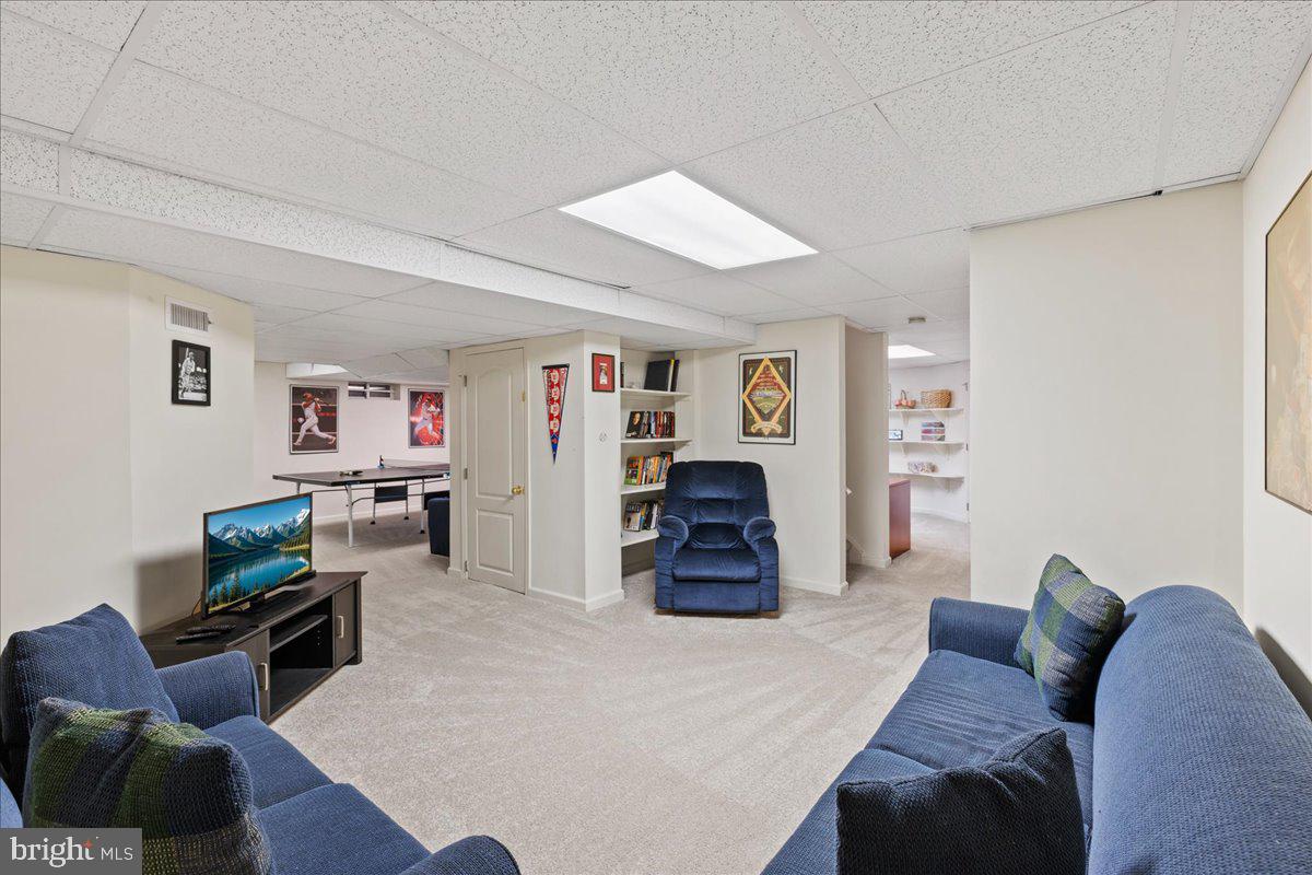 NORTHAMPTON CROSSG - Residential