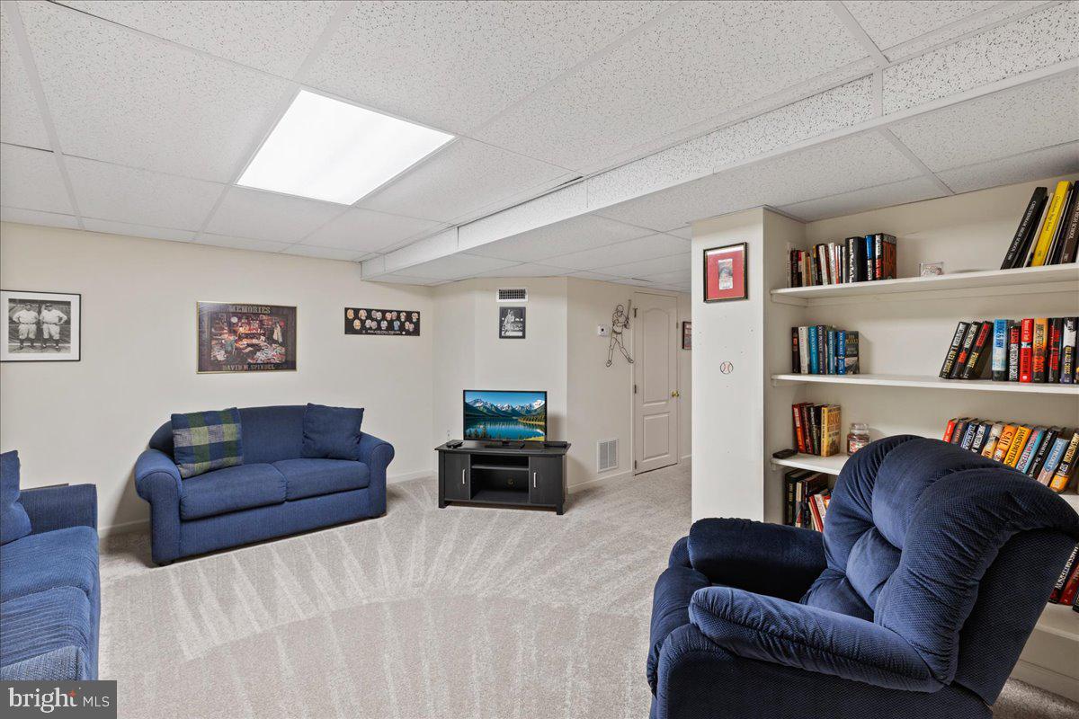 NORTHAMPTON CROSSG - Residential