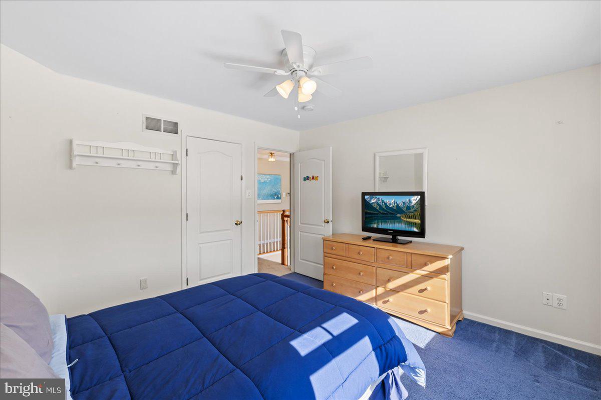 NORTHAMPTON CROSSG - Residential