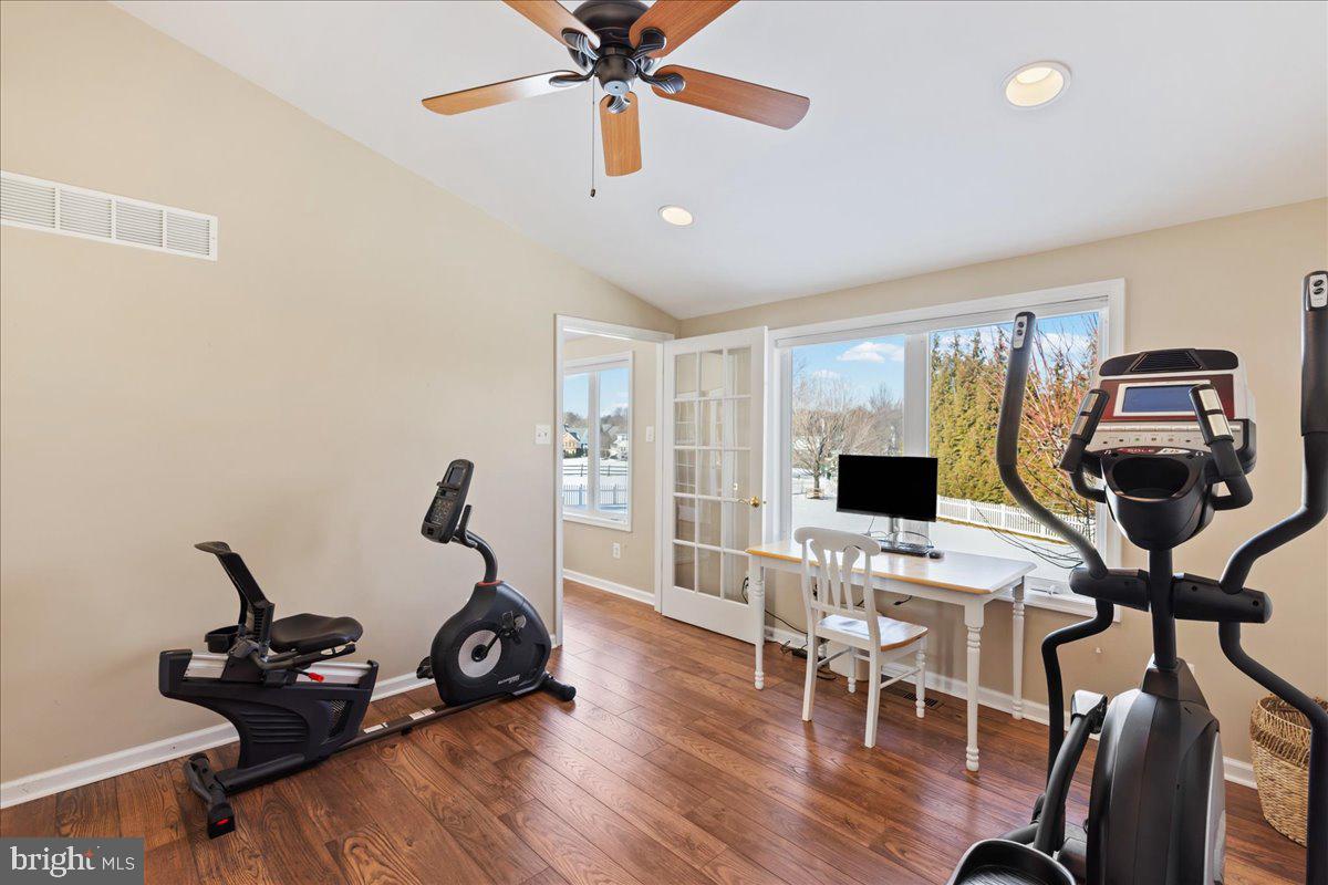 NORTHAMPTON CROSSG - Residential