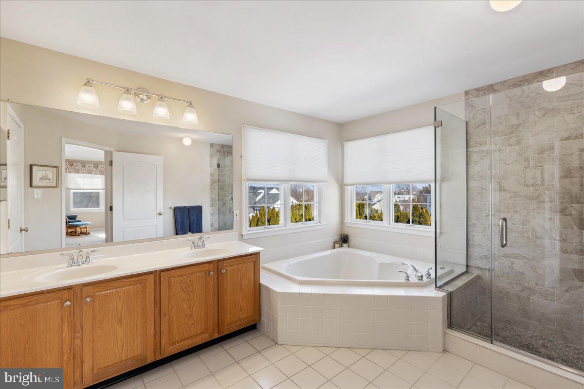 NORTHAMPTON CROSSG - Residential