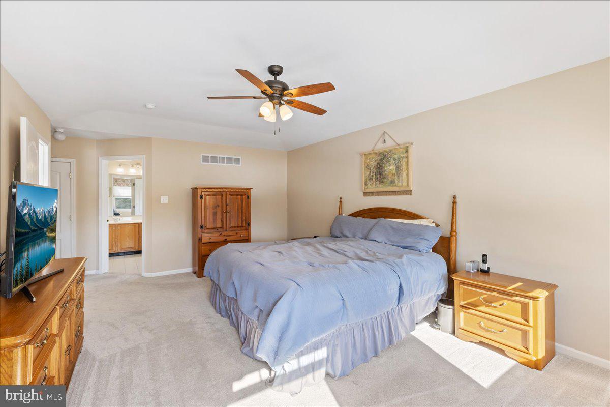 NORTHAMPTON CROSSG - Residential