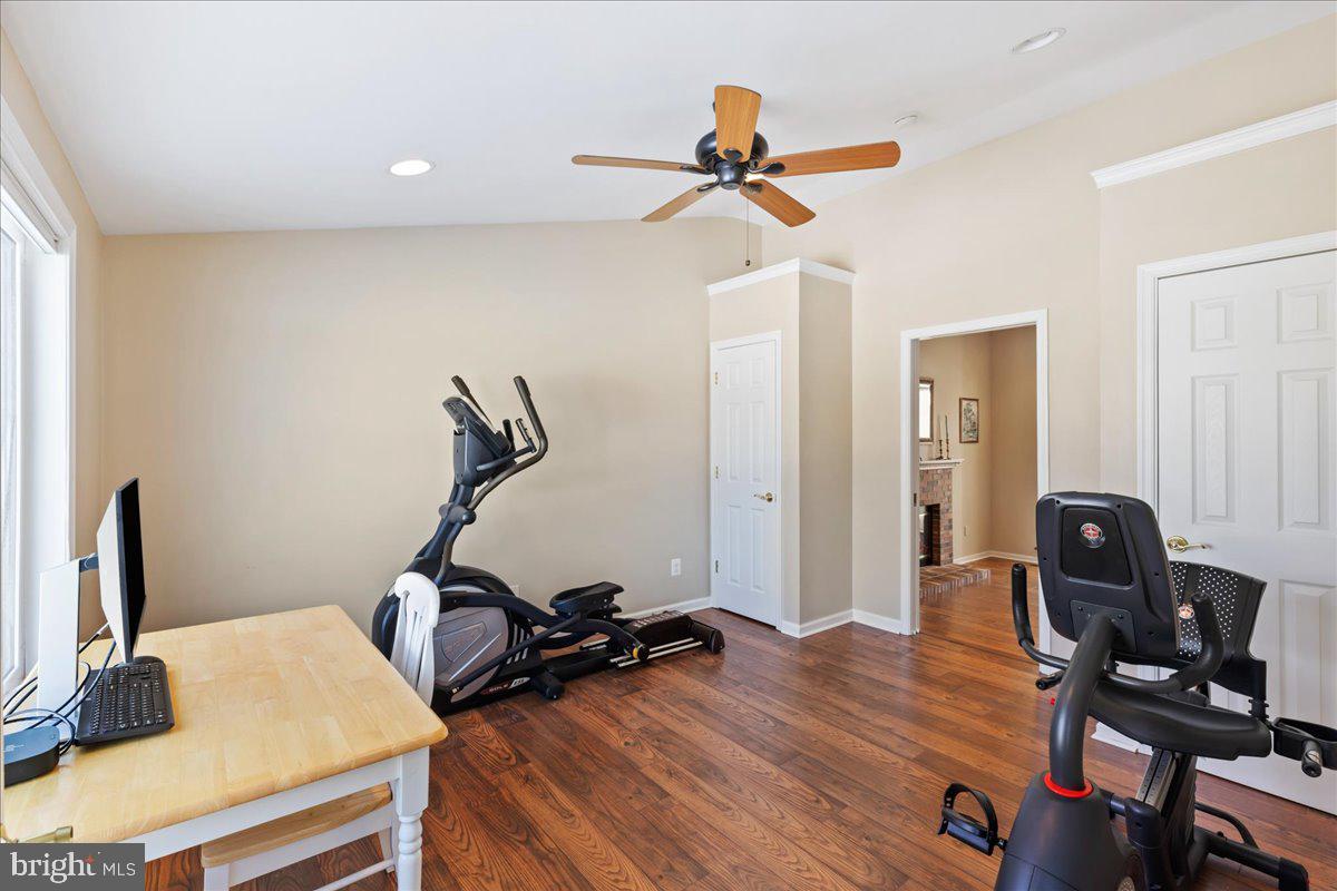 NORTHAMPTON CROSSG - Residential