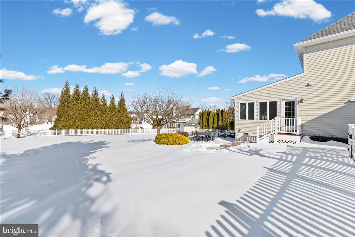 NORTHAMPTON CROSSG - Residential