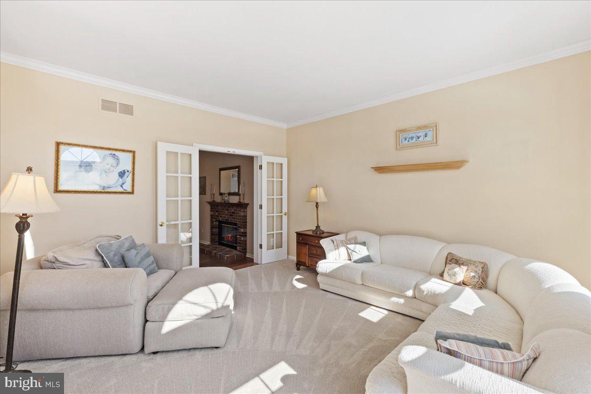 NORTHAMPTON CROSSG - Residential