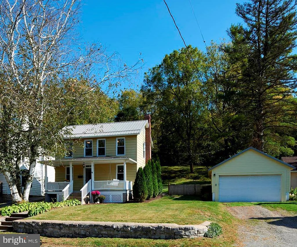 950 W Water Street, Bellefonte, PA 16823