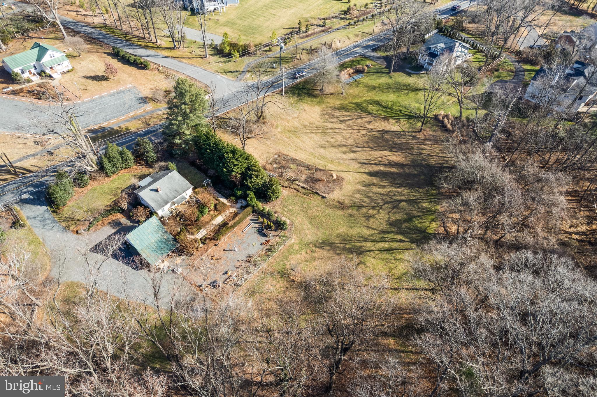 9813 GEORGETOWN PIKE