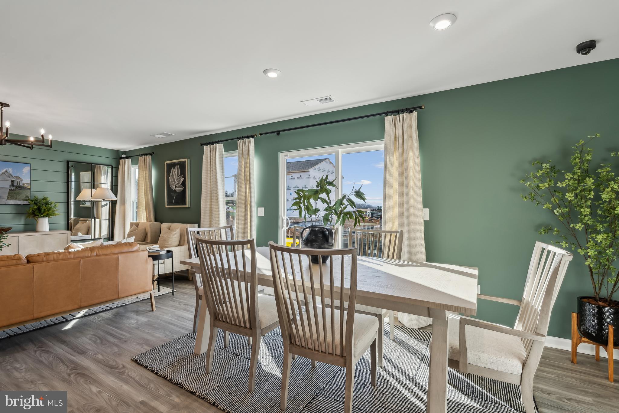 STONE SPRING - Residential