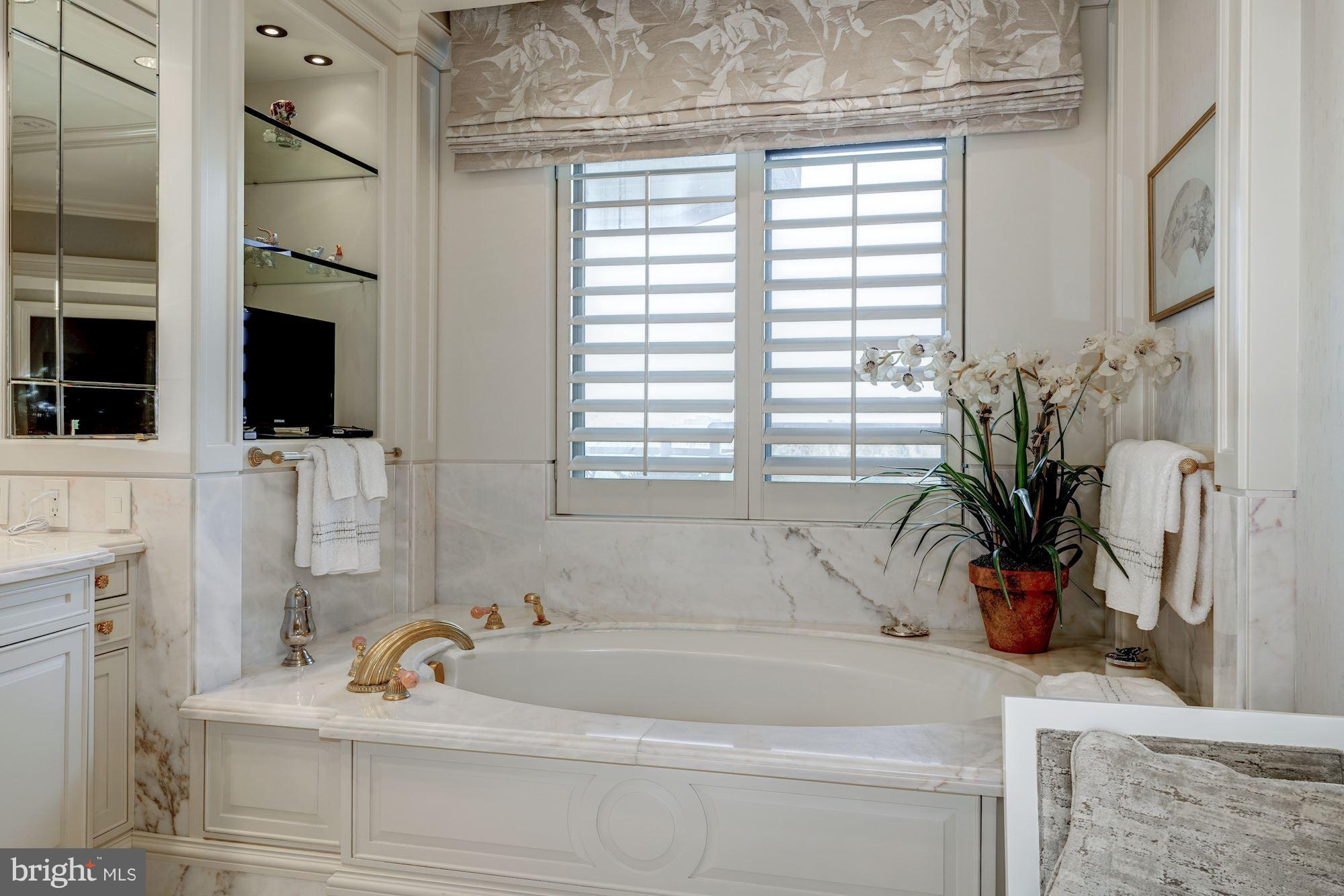 SOMERSET HOUSE CONDOS - Residential